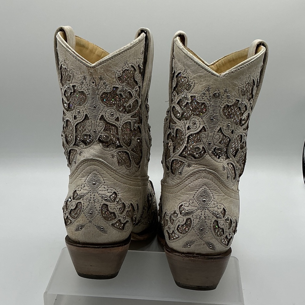 Corral women’s off white glitter inlay and crystal accents. - Picture 8 of 10